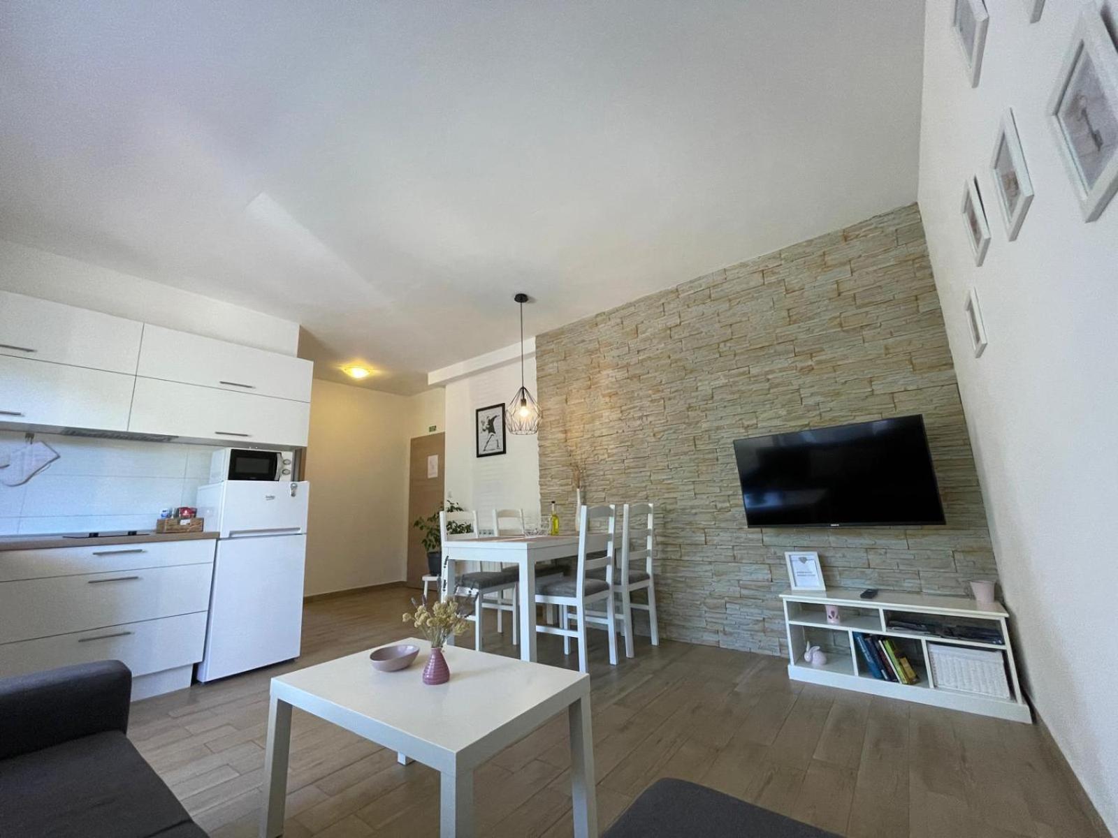 Apartments Nada Betina  Luaran gambar